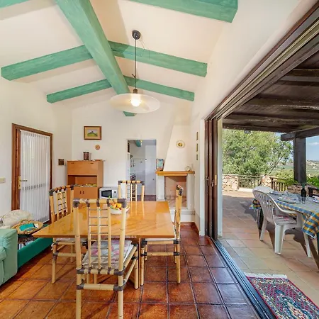 Casa Girgolu Holiday home Monte Petrosu